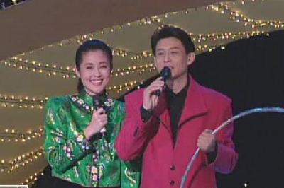 51岁原央视主持人程前近照曝光 被赞“冻龄”