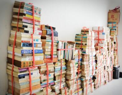 四川大学“学霸”走红 寝室藏书2000余册(图)