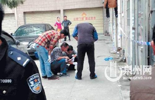 女子遭强奸割喉丢血书求救 12岁幼子屋内遇害