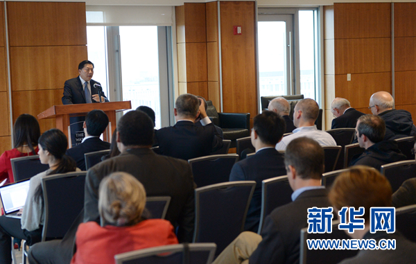 12月2日，在美国首都华盛顿，中国国家互联网信息办公室主任鲁炜在乔治·华盛顿大学发表演讲。新华社记者殷博古摄