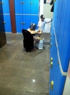 女子带5岁幼子进女浴场引不满 被拍裸照传上网