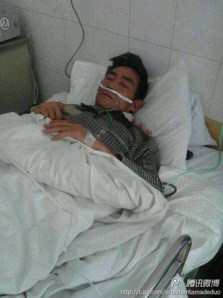 云南巧家一名讨薪民工县委大院喝农药(图)