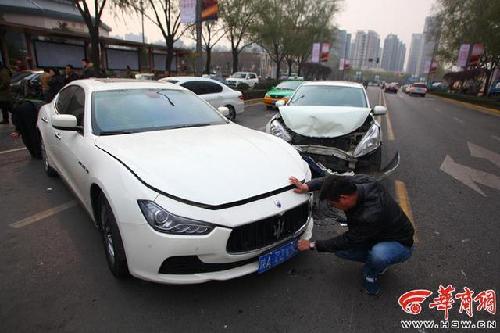 西安男子驾车撞百万玛莎拉蒂 维修费达数十万