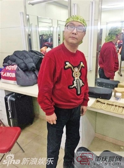 尹相杰在节目录制后台。