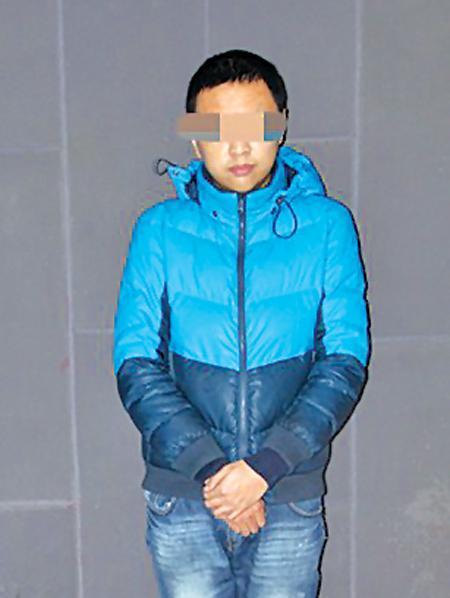 男子假扮“女主播”卖淫 嫖客发现是男性惊呆