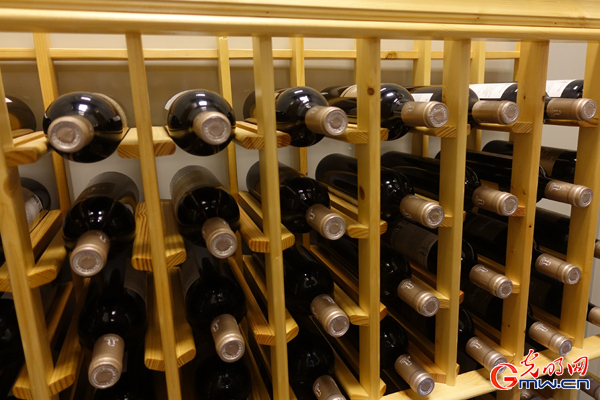 【“新时代•新平台•新机遇” ——“一带一路”大型网络主题活动】招商局仓码：香港的“红酒窖”和“大米缸”