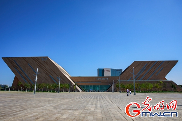 【新时代·幸福美丽新边疆】让幸福美丽常驻新时代——网媒记者沉浸体验新疆之“新” 【新时代·幸福美丽新边疆】让幸福美丽常驻新时代——网媒记者沉浸体验新疆之“新”