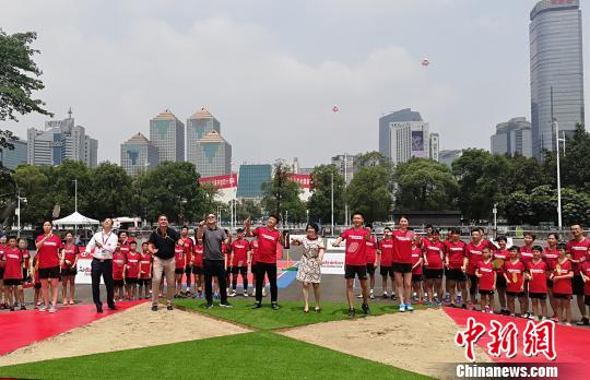 世界羽联在穗推出全新的户外羽毛球运动