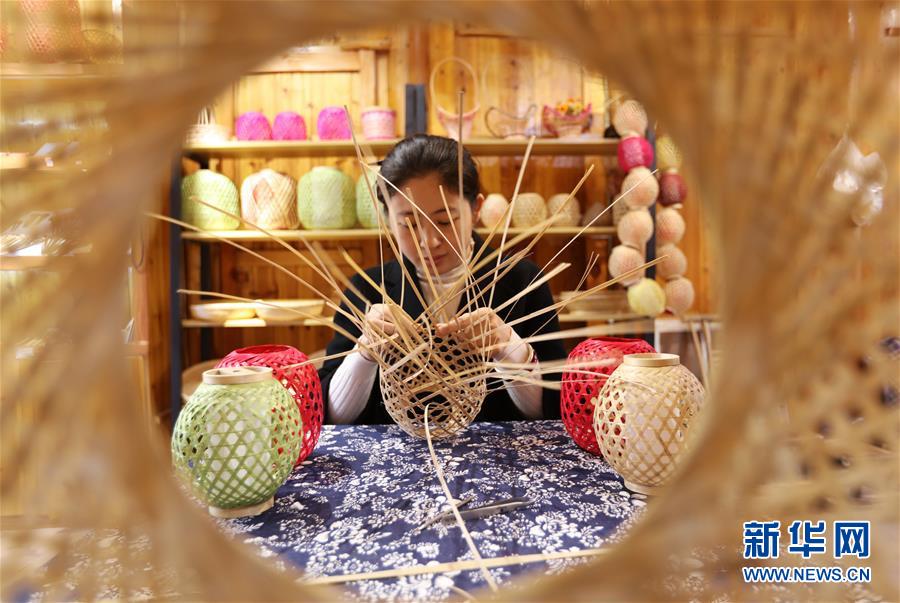 (在习近平新时代中国特色社会主义思想指引下·庆祝改革开放40周年)(新华全媒头条·图文互动)(3)在改革开放大潮中砥砺奋进——新时代践行新发展理念纪行