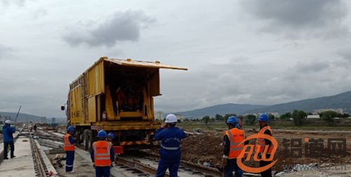 天水有轨电车开始进行槽型轨焊接