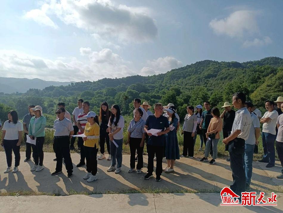 downloadjpg (57).jpg