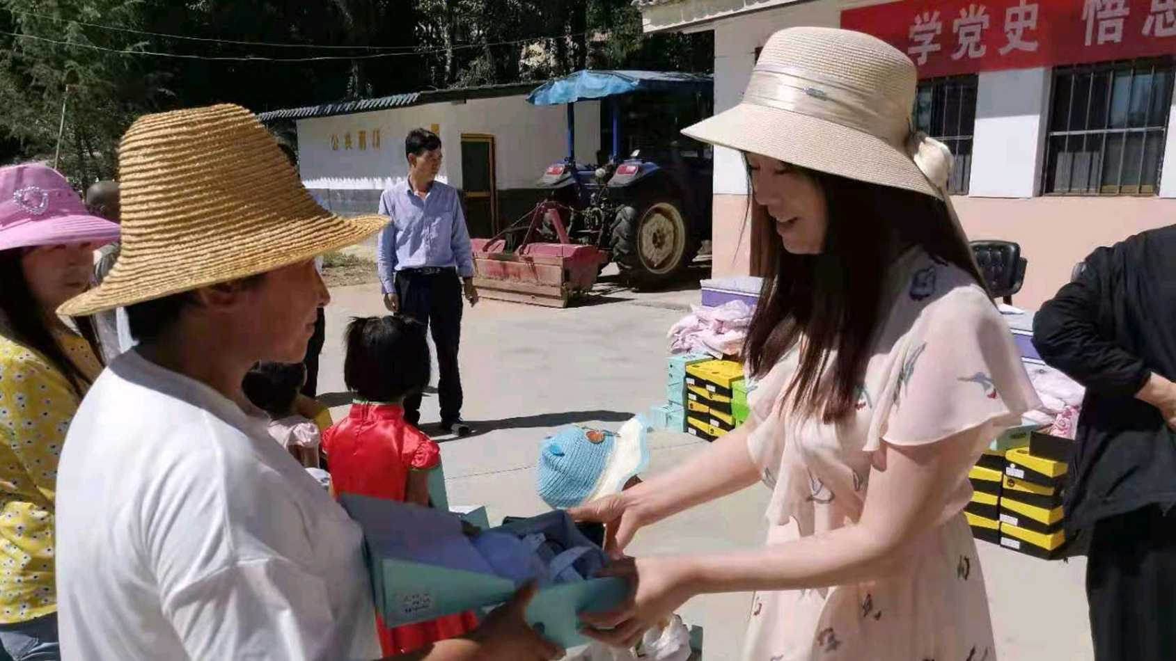 downloadjpg (26).jpg