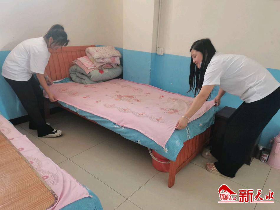 downloadjpg (60).jpg