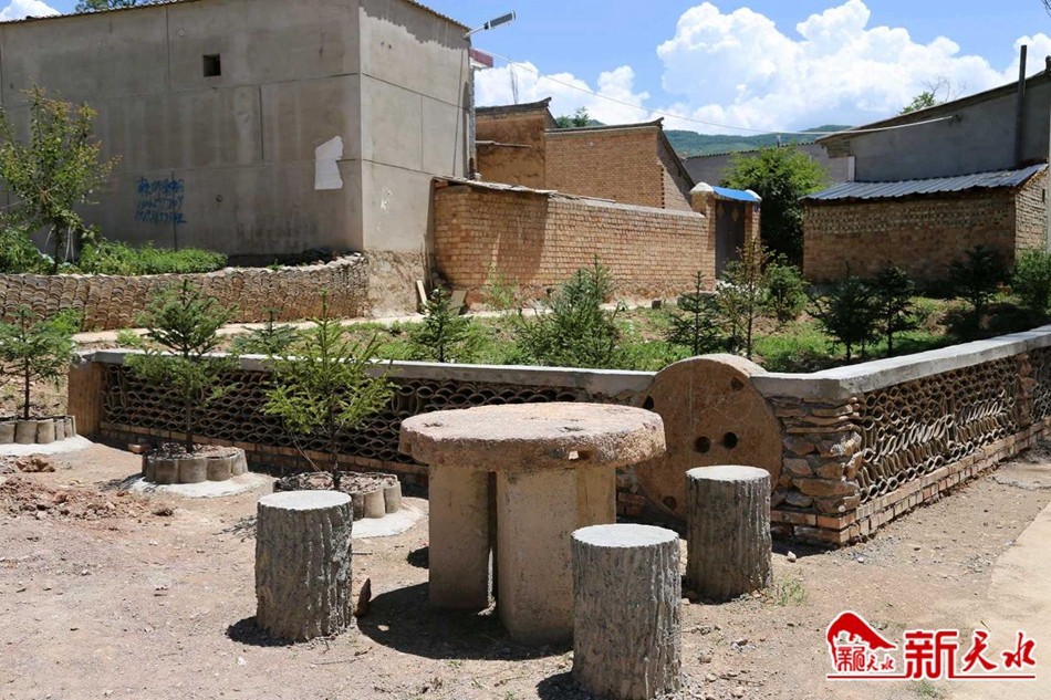 downloadjpg (12).jpg