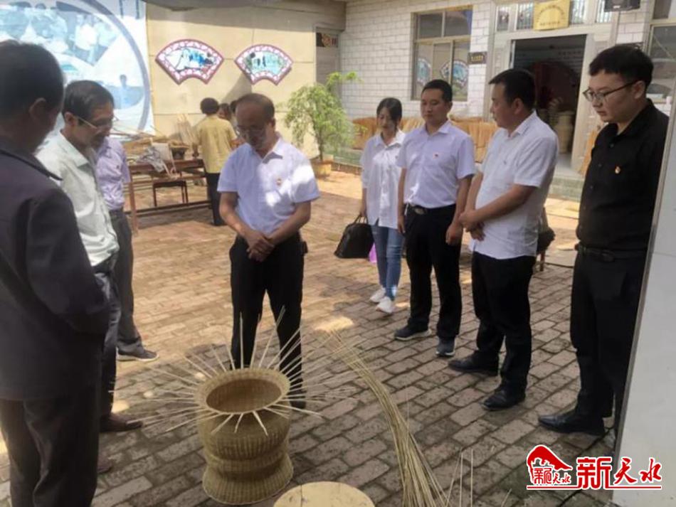 downloadjpg (12).jpg