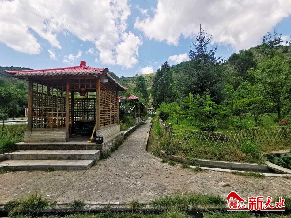 downloadjpg (15).jpg