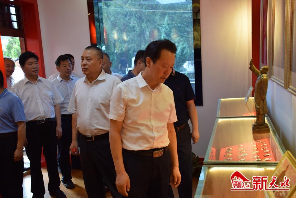 downloadjpg (17).jpg