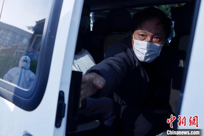 又一批患者退“疫”出舱