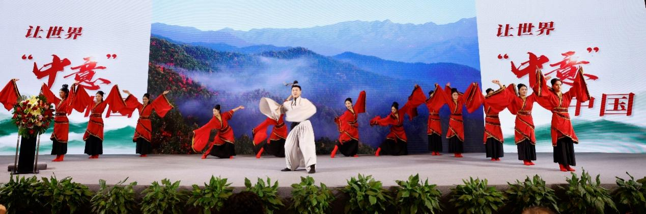 歌伴舞《仲景之光》表演。马绍坤 摄