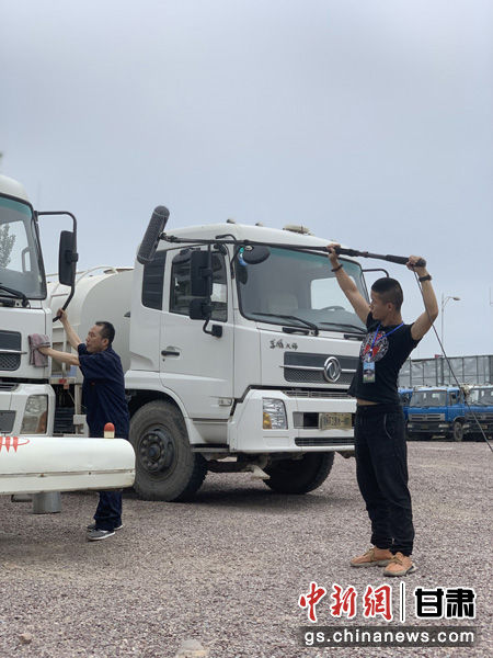 甘肃首部环卫题材电影《天水无尘》在天水开机拍摄