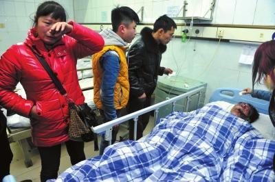 贵州凯里赌博点爆炸14死7伤 现场现一米深坑(图)