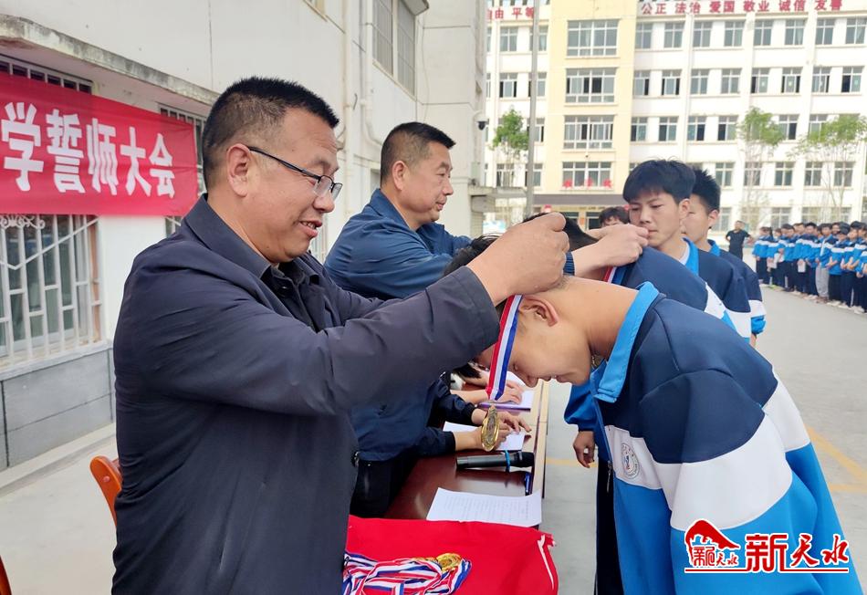 downloadjpg (82).jpg