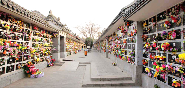 八宝山革命公墓骨灰墙