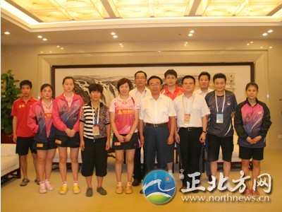 山东原副省长46情妇 奢靡生活令人目瞪口呆（组图）网传山东原副省长黄胜包养46情妇，贪污90亿美元巨款。当今贪官包养情妇早已不是新闻，只要落马必定有类似新闻公诸于世。最巧的是黄胜包养了46名情妇，正好也有46处房产。这样的巧合正好是“你不能给她名分，就给她一座房子吧”的典型，并且这些房子应当都是开发商送的。也就是说，黄胜爱养情妇，开发商“爱”送房子，正好是巧夺天工的官商勾结。