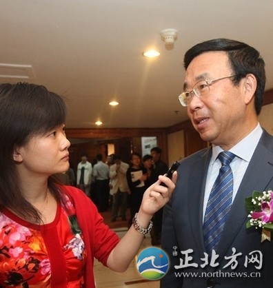 山东原副省长46情妇 奢靡生活令人目瞪口呆（组图）中央纪委有关部门负责人指出，网上流传的其“有46名情妇、46套房产，贪贿90亿美元”等说法是毫无根据的。目前，检察机关正在对黄胜涉嫌犯罪问题依法进行侦查。检察、审判机关和纪检监察机关将在适当时候公布该案结果。