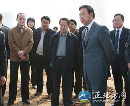 山东原副省长46情妇 奢靡生活令人目瞪口呆（组图）在笔者想来，说黄胜贪污90亿美元，折合人民币540亿元还多，根本不可能。因为德州是个穷地方，2010年财政收入包括“水分”也只有59.95亿元，9年总和不过540亿元。显然，在德州当权13年的黄胜不可能有那么多钱贪。