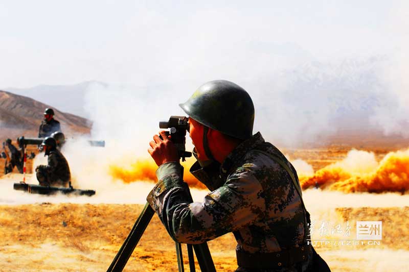 高清:火力猛！解放军官兵肩扛火箭筒群射【3】
