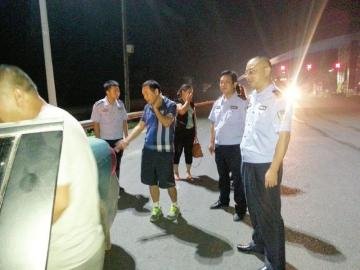 的哥错按“被打劫”键 女乘客成“劫匪”被包围