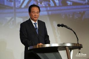 2013年11月5日，第四届全球网络空间合作峰会在美国斯坦福大学举行，中国国务院新闻办公室主任蔡名照在开幕式上作唯一主旨演讲。（人民网 李牧摄）