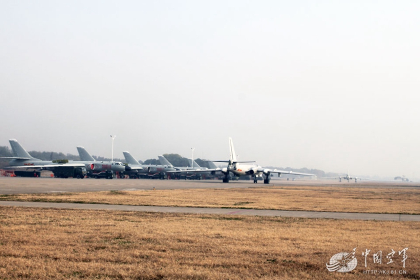 高清：轰-6K战神大批量入役解放军【3】