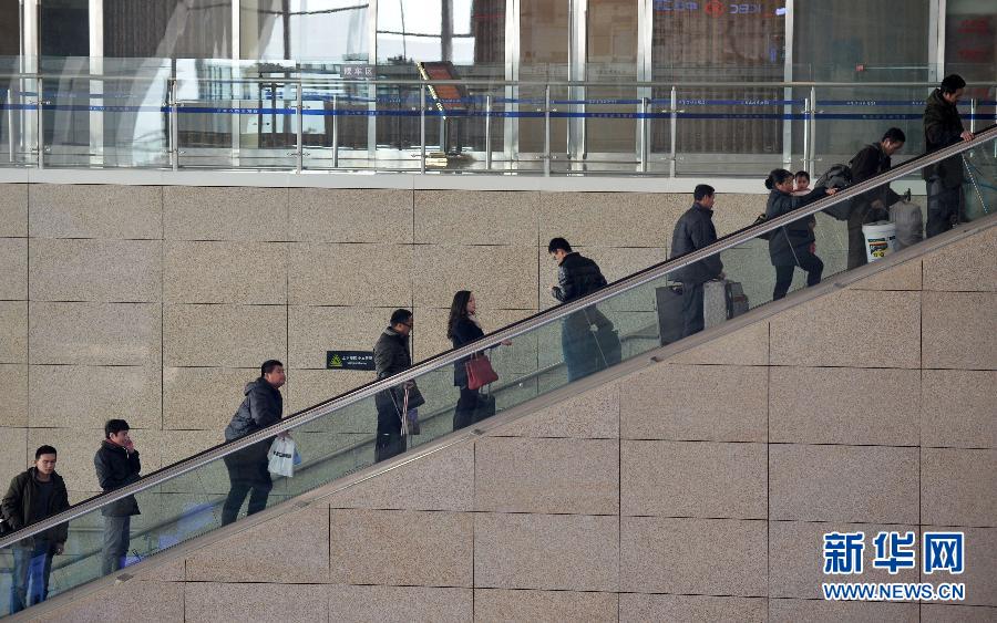 （社会）（3）客流高峰渐至 全力备战春运