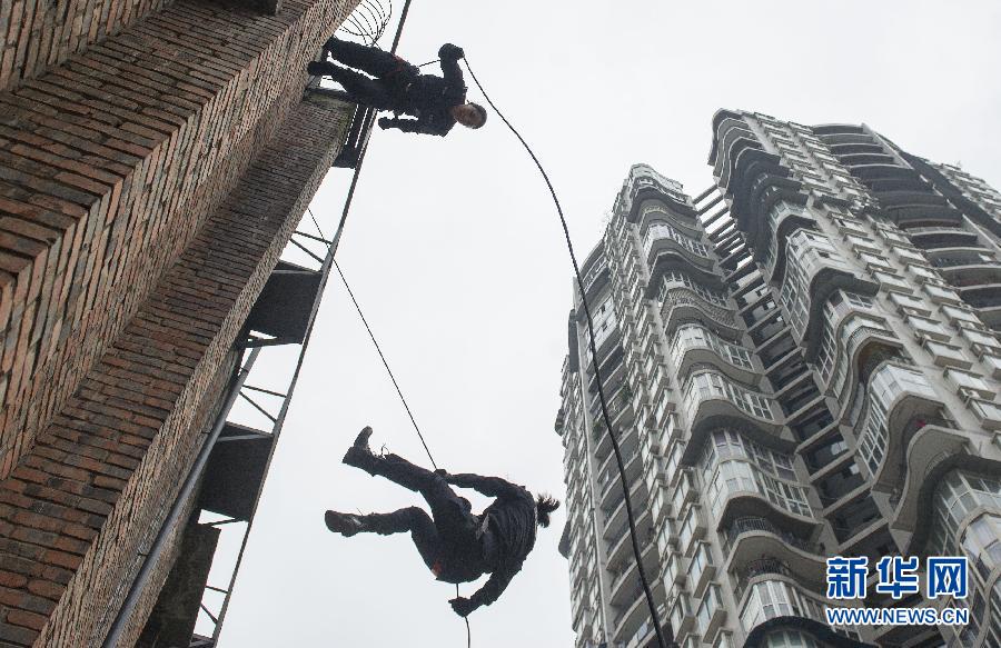 （法制）（3）重庆：警中霸王花 构筑城市安全防线