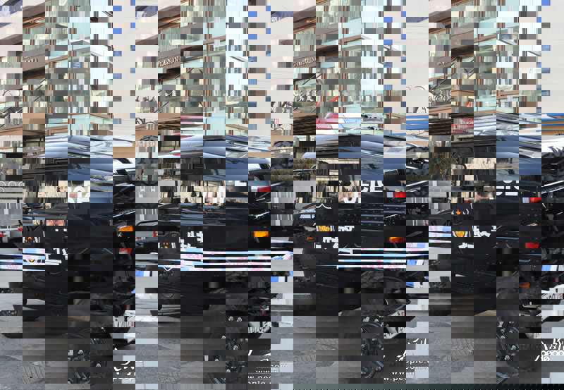 全面出击 两会安保最酷特警车上阵