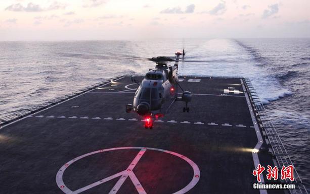 中国海军昼夜出动搜索马航失联航班