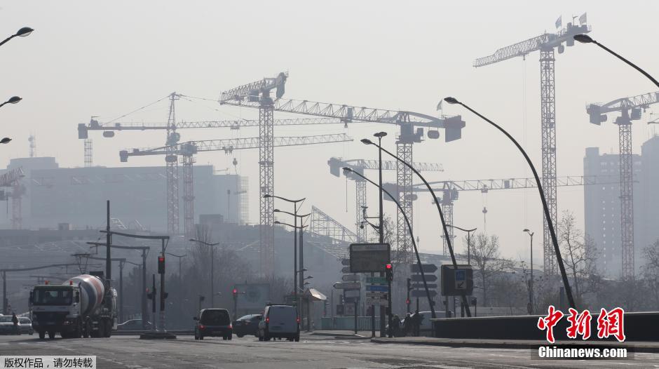 巴黎遭雾霾侵袭 全市公交系统免费三天