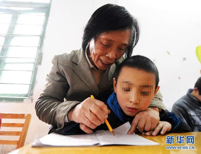 （践行核心价值观·图文互动）（1）“月亮婆婆”胡惠月：全力守护“星星的孩子”