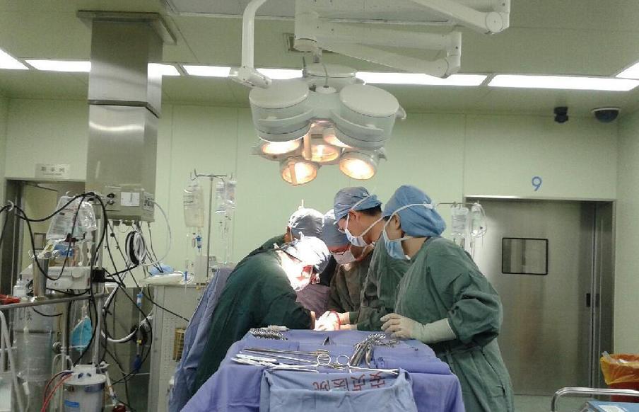 心脏千里接力 男孩移植手术完成