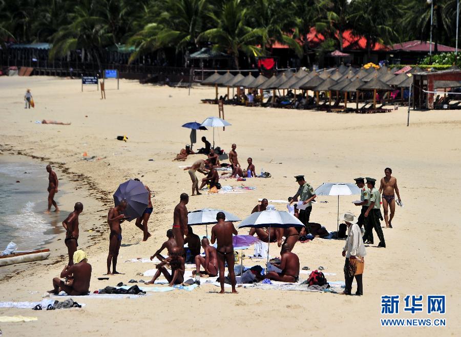 #（社会）（1）海南三亚警方整治“裸晒”