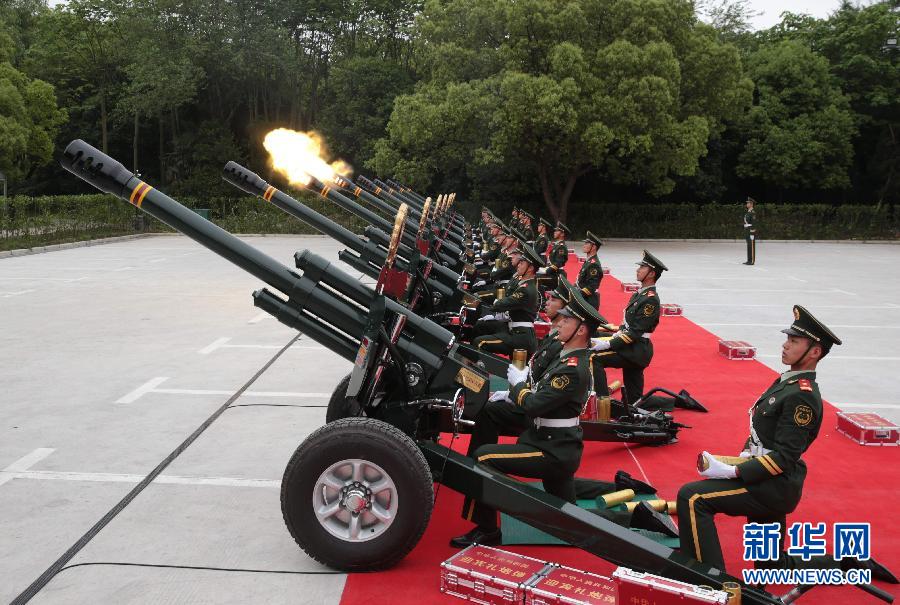 （新华网）（1）我国礼炮部队首次离京执行迎宾礼仪活动