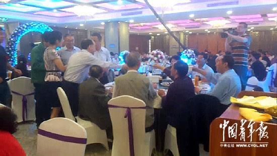 山西国企老总嫁女2天办3场婚宴 总花销近12万元