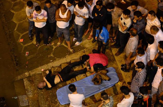 河南男子救落水女遇难 民众现场捐款3万元