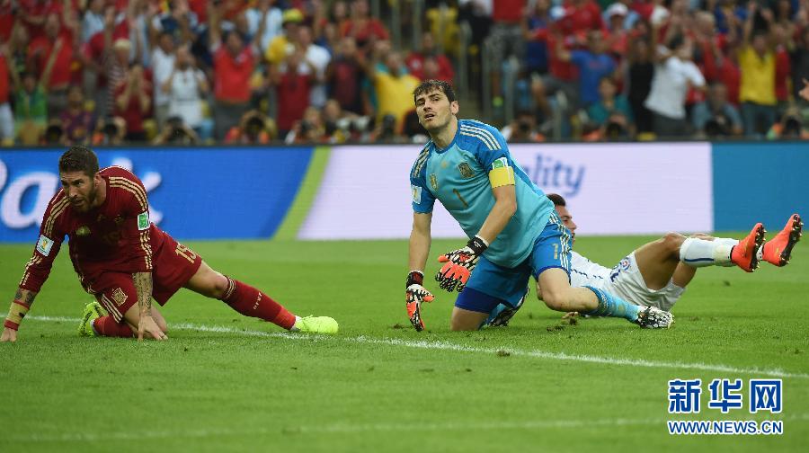 （世界杯）（2）足球——小组赛B组：卡西利亚斯目光呆滞