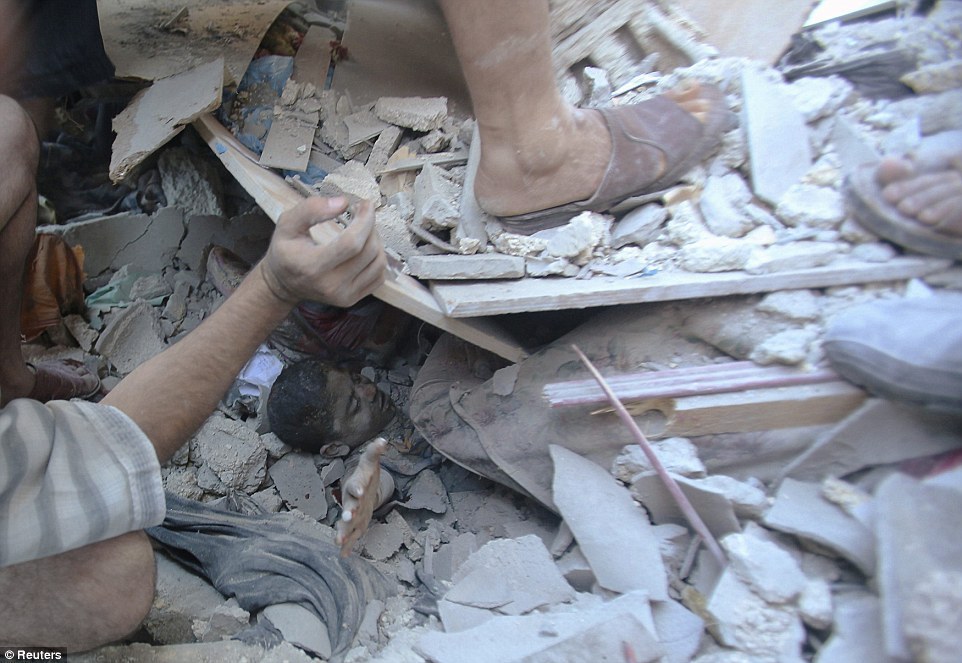 加沙血腥现状：处在崩溃边缘 尸体堆积如山