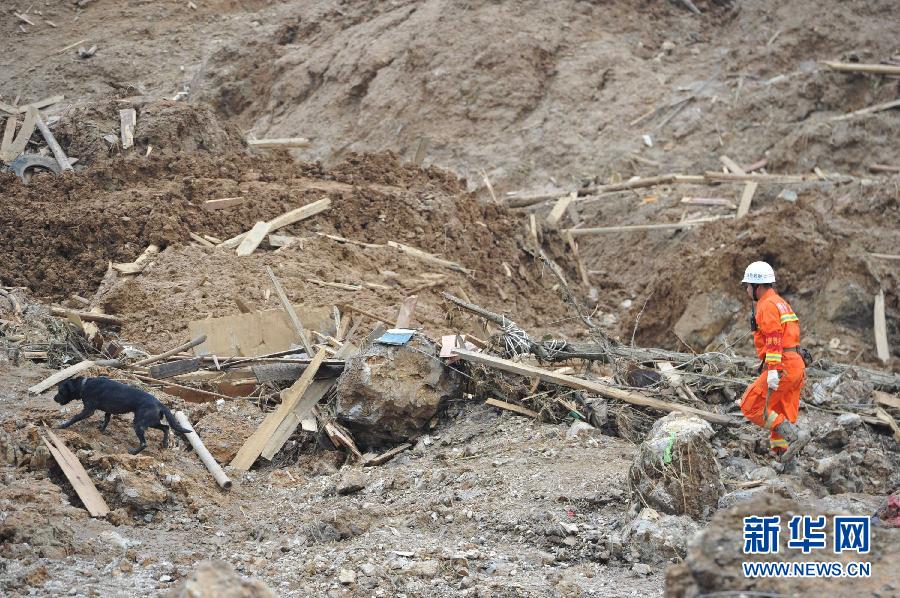 （晚报）（3）贵州福泉山体滑坡已致7人遇难20人失踪