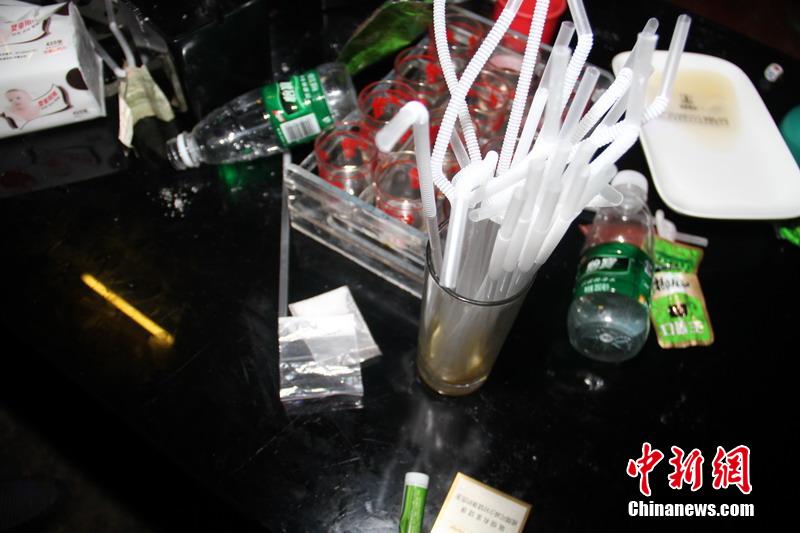 广东河源吸毒“移动会所” 货柜车变豪华KTV