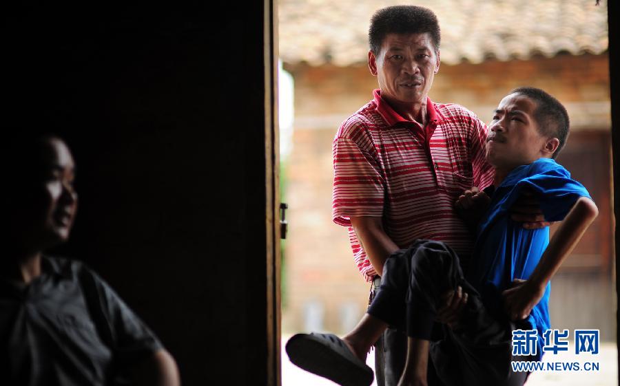 #（图片故事）（2）“渐冻人”兄弟：父母给了我生的勇气